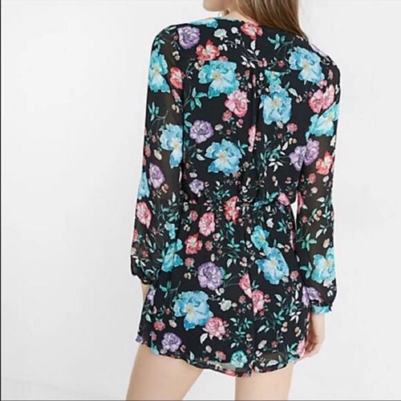 Express floral front zipper romper with pockets New - Picture 2 of 12